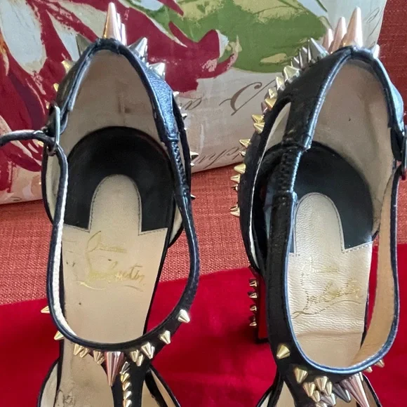 Christian Louboutin leather spike heels 35 - Picture 9 of 9